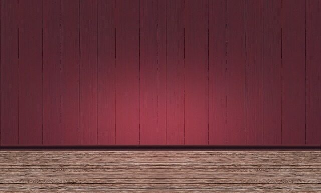 Czym przykleić plastikowe listwy przypodłogowe?