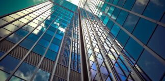 Jak docinać kąty listew?