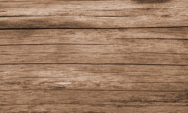 Co na ścianę w salonie nad komodą?