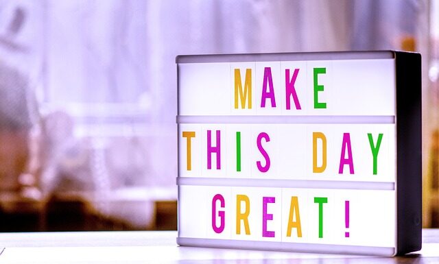 Jak przykleić folię lustrzana?