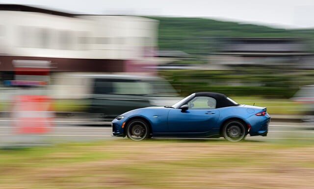 Ile oleju do Mazdy rx8?