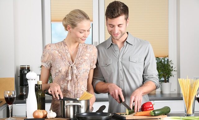 Czym ciąć listwy poliuretanowe?