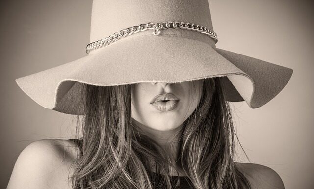 Jakie są modne lustra do łazienki?