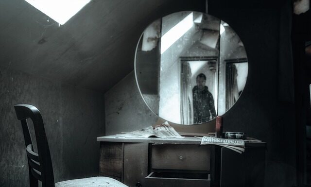 Dlaczego lustra są zielone?